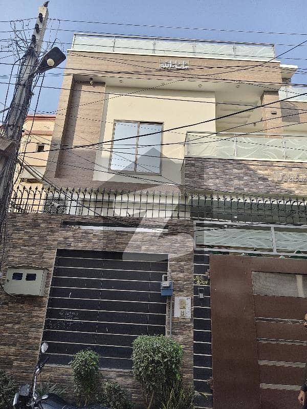 خان ویلیج ملتان میں 6 کمروں کا 7 مرلہ مکان 2.5 کروڑ میں برائے فروخت۔