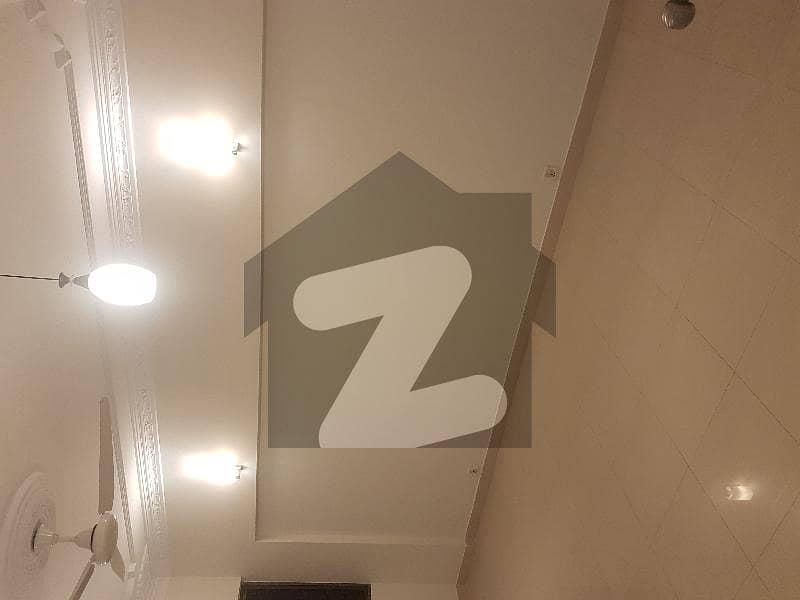 کلفٹن ۔ بلاک 2 کلفٹن,کراچی میں 3 کمروں کا 8 مرلہ فلیٹ 3.0 کروڑ میں برائے فروخت۔