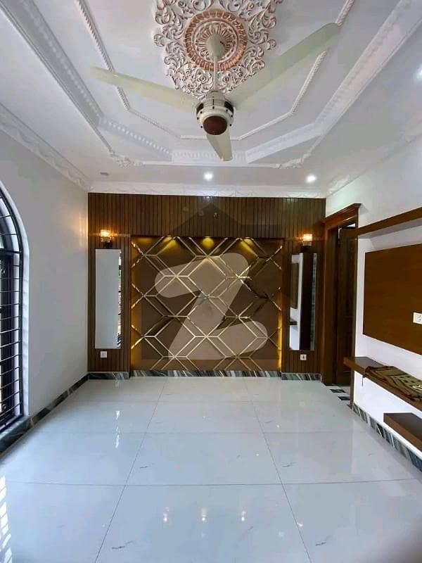 BEAUTIFUL UPPER PORTION FOR RENT AVAILABLE