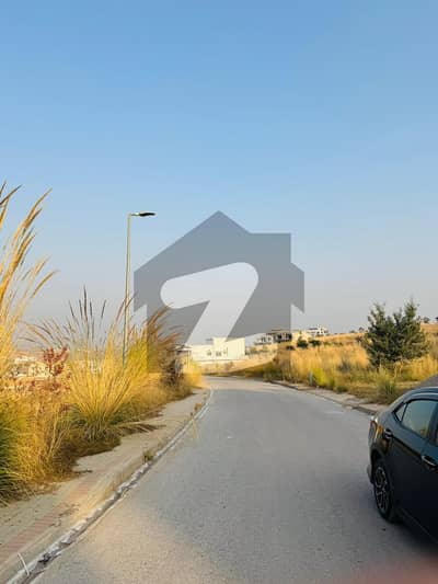 ڈی ایچ اے فیز 4 - سیکٹر سی ڈی ایچ اے ڈیفینس فیز 4,ڈی ایچ اے ڈیفینس,اسلام آباد میں 1 کنال رہائشی پلاٹ 2.65 کروڑ میں برائے فروخت۔ ڈی ایچ اے فیز 4 - سیکٹر سی ڈی ایچ اے ڈیفینس فیز 4,ڈی ایچ اے ڈیفینس,اسلام آباد میں 1 کنال رہائشی پلاٹ 2.65 کروڑ میں برائے فروخت۔