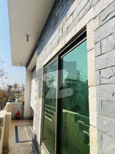 Corner 25x60 New Construction House For Sale. Extra Land.