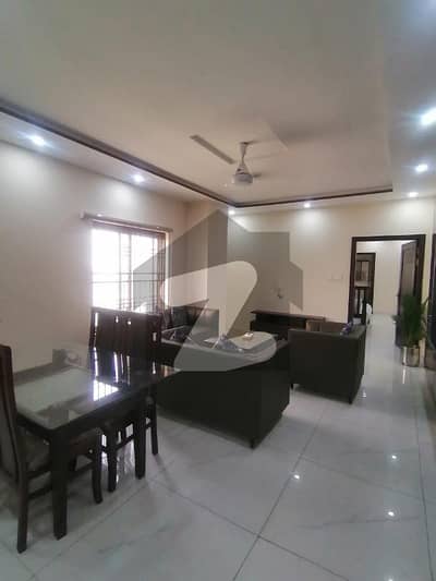 گلبرگ لاہور میں 14 مرلہ عمارت 17.5 کروڑ میں برائے فروخت۔