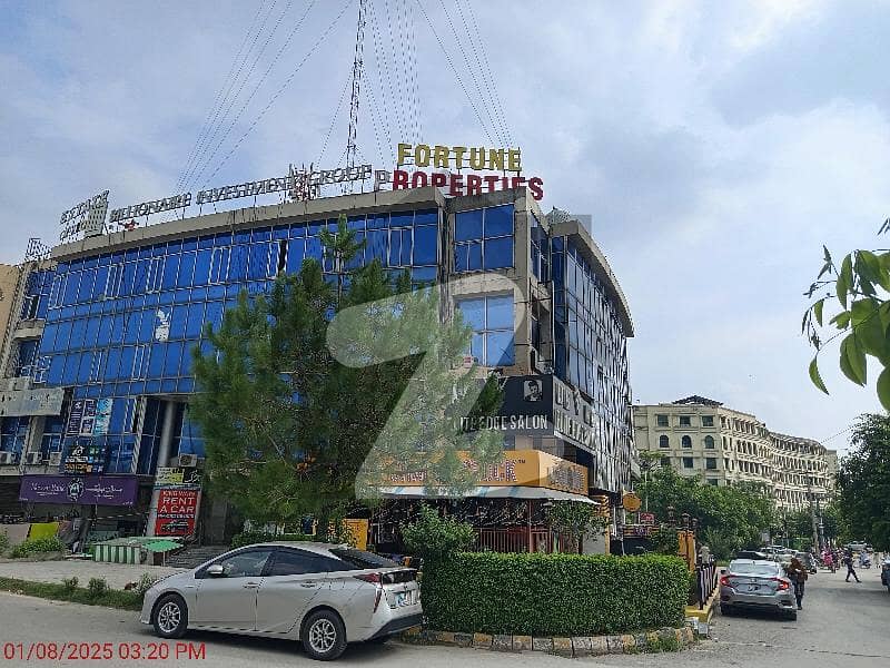 Prominently-Located 1500 Square Feet Office Available In F-11 Markaz Prominently-Located 1500 Square Feet Office Available In F-11 Markaz