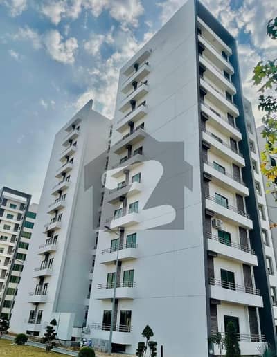 10 MARLA 3 BEDROOMS BRAND NEW FRONT VIEW APARTMENT AVAILABE FOR RENT