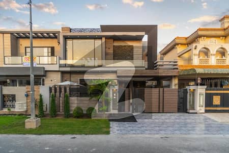 10 Marla Stunning Modern House | Designer Finishes & Prime DHA Lahore Location