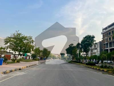 GULBERG RESIDENCIA BLOCK C 7 MARLA DEVLOP POSSESSION PLOT AVAILABLE FOR SALE