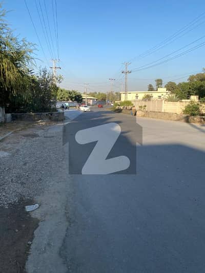 سرور روڈ راولپنڈی میں 11 کمروں کا 2 کنال عمارت 15.0 لاکھ میں کرایہ پر دستیاب ہے۔