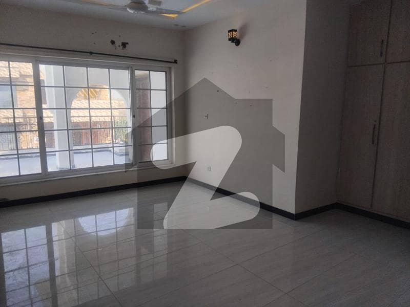 ای ۔ 11 اسلام آباد میں 3 کمروں کا 1 کنال بالائی پورشن 1.5 لاکھ میں کرایہ پر دستیاب ہے۔