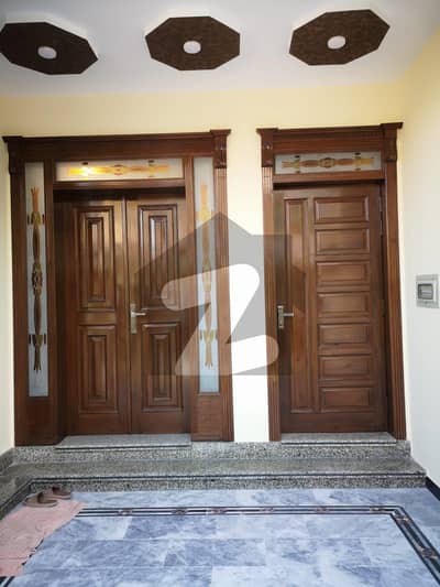 جی ۔ 13 اسلام آباد میں 4 کمروں کا 4 مرلہ مکان 4.2 کروڑ میں برائے فروخت۔
