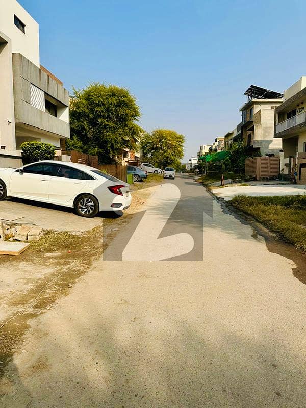 INVESTOR PRICE PLOT AVAILABLE IN PRIME LOCATION D-12