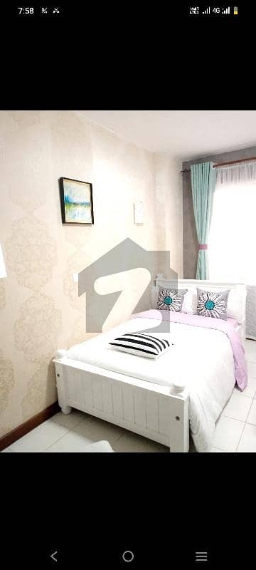 flat room available for girls sharing basis