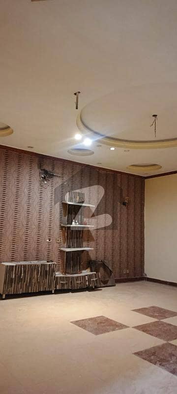 علامہ اقبال ٹاؤن لاہور میں 3 کمروں کا 10 مرلہ بالائی پورشن 85.0 ہزار میں کرایہ پر دستیاب ہے۔