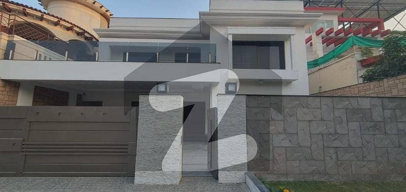 ای ۔ 11 اسلام آباد میں 7 کمروں کا 1 کنال مکان 16.0 کروڑ میں برائے فروخت۔