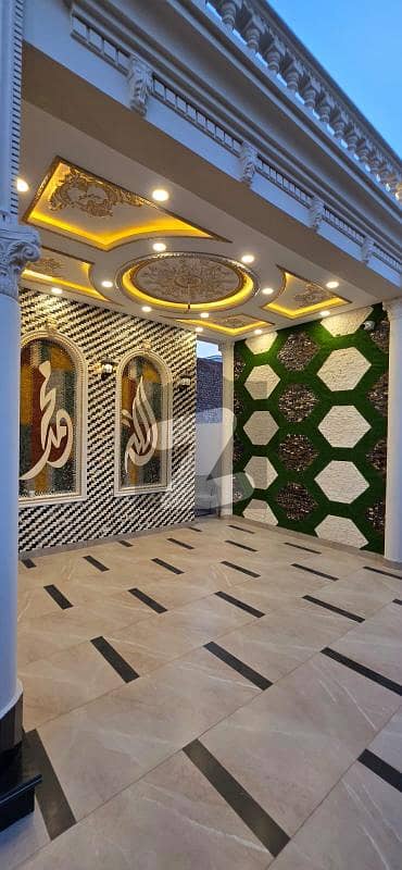 رائل آرچرڈ ملتان پبلک سکول روڈ,ملتان میں 5 کمروں کا 10 مرلہ مکان 3.7 کروڑ میں برائے فروخت۔