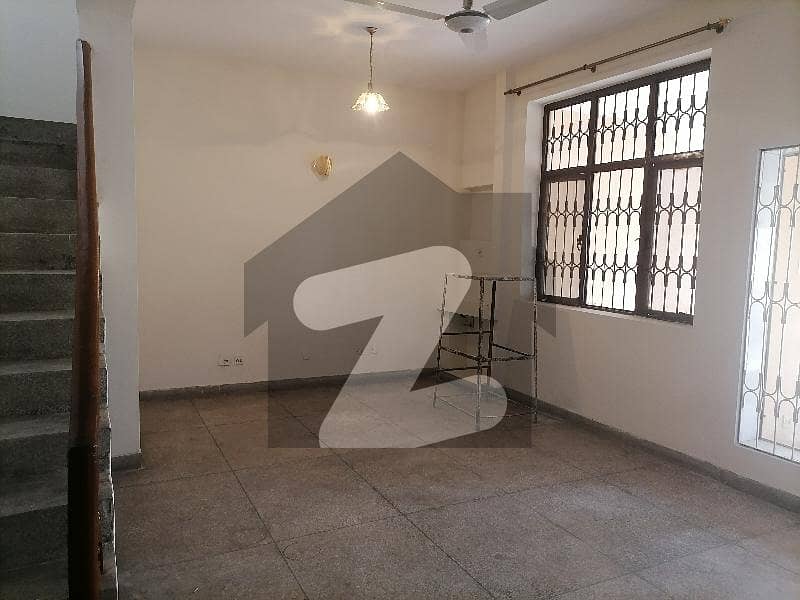 House Of 10 Marla Available In Askari 5 House Of 10 Marla Available In Askari 5