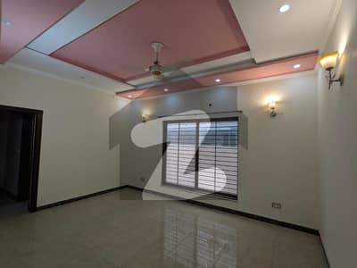 BEST DEAL - 01 Kanal House with Basement for Rent BEST DEAL - 01 Kanal House with Basement for Rent