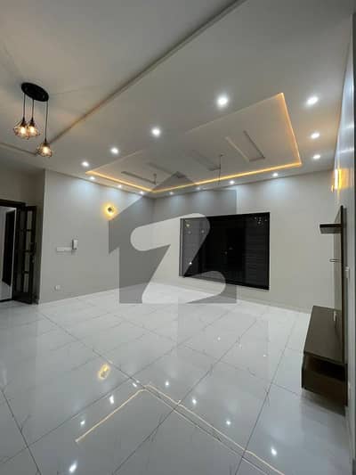 واپڈا سٹی ۔ بلاک جی واپڈا سٹی,فیصل آباد میں 5 کمروں کا 1 کنال مکان 10.5 کروڑ میں برائے فروخت۔