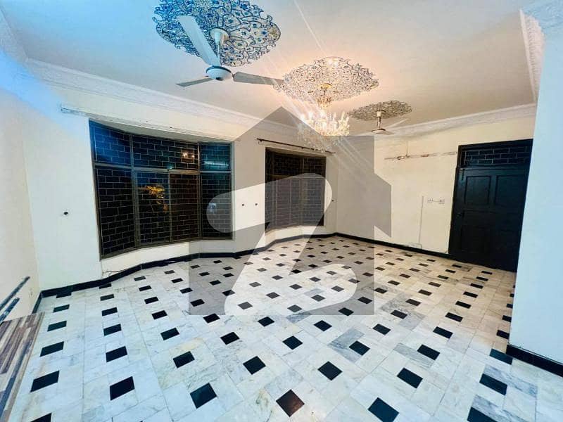 I-8 Upper portion available for rent I-8 Upper portion available for rent