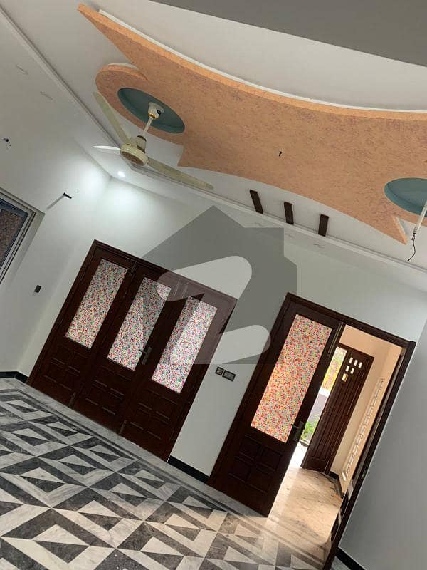 15 MARLA UPPER PORTION AVAILABLE FOR RENT