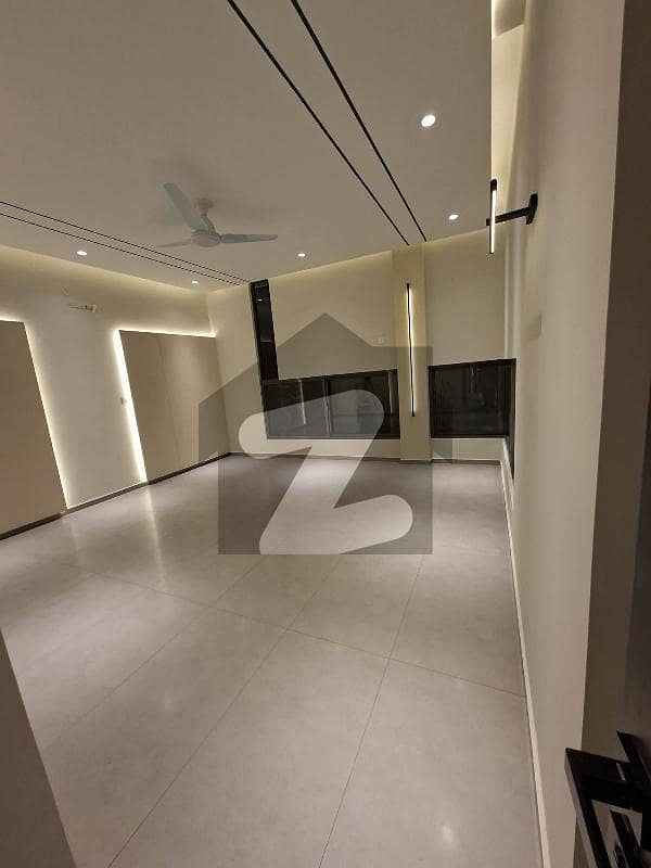 ایف ۔ 11 اسلام آباد میں 6 کمروں کا 2 کنال مکان 7.5 لاکھ میں کرایہ پر دستیاب ہے۔