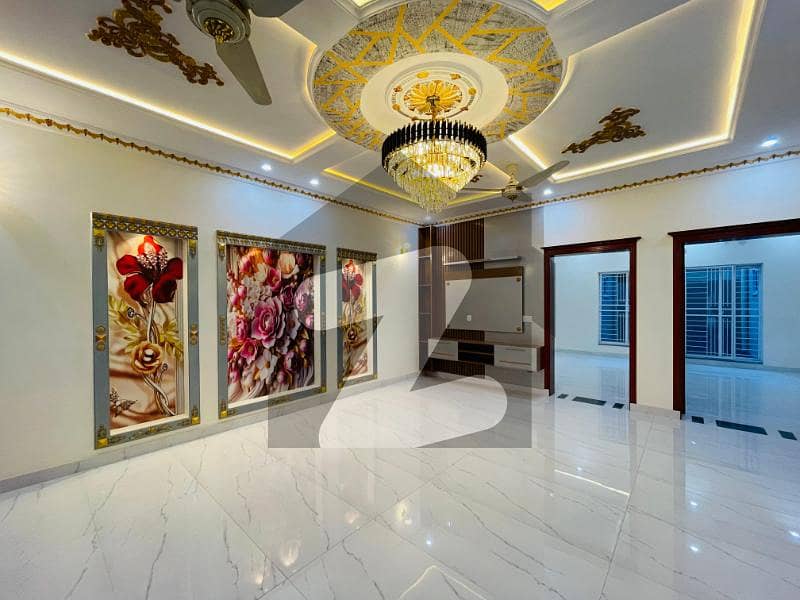 8 Marla House Available For Rent