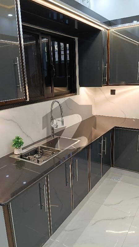 ایڈن ایگزیکیٹو ایڈن گارڈنز,فیصل آباد میں 3 کمروں کا 6 مرلہ مکان 2.2 کروڑ میں برائے فروخت۔