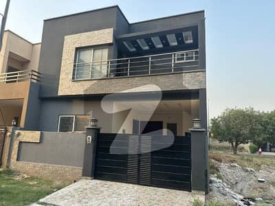 In Ghalib City Block B Of Faisalabad, A 5 Marla House Is Available