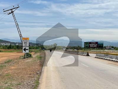 مارگلہ انکلیو مارگلہ ایونیو,اسلام آباد میں 1 کنال رہائشی پلاٹ 6.5 کروڑ میں برائے فروخت۔