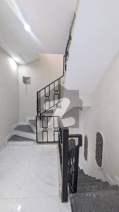 الرحمان گارڈن فیز 2 الرحمان گارڈن,لاہور میں 3 کمروں کا 3 مرلہ مکان 1.2 کروڑ میں برائے فروخت۔