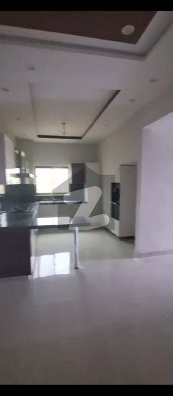 بحریہ ٹاؤن - پریسنٹ 8 بحریہ ٹاؤن کراچی,کراچی میں 5 کمروں کا 11 مرلہ مکان 2.95 کروڑ میں برائے فروخت۔