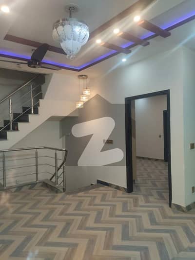 5 Marla Double kitchen Full House Available For Rent