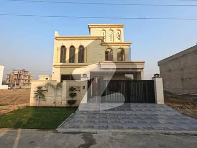 10 MARLA MODERN AND BEAUTIFUL HOUSE AVAILABLE FOR SALE