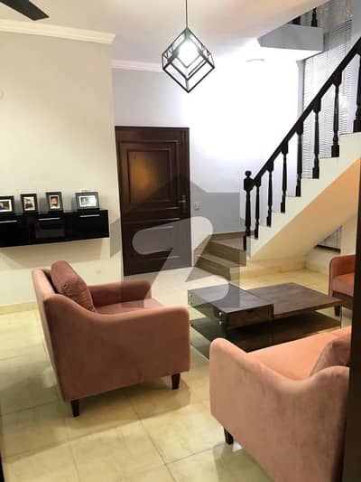 ایڈن ایونیو ایکسٹینشن لاہور میں 4 کمروں کا 9 مرلہ مکان 3.5 کروڑ میں برائے فروخت۔