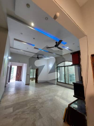 1 KANAL UPPER PORTION FOR RENT IN PCSIR STAFF COLONY MAIN COLLEGE ROAD LHR