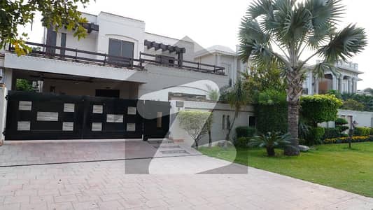 Your Dream Home 1 Kanal Slightly Used Modern Design House Available For Sale in DHA Phase 3, near to park