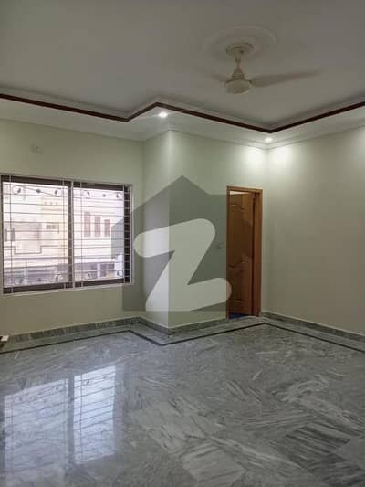 پی آئی اے ہاؤسنگ سکیم لاہور میں 4 کمروں کا 10 مرلہ مکان 1.7 لاکھ میں کرایہ پر دستیاب ہے۔