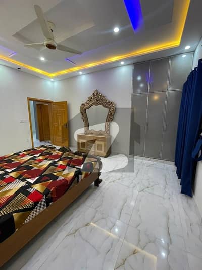 سٹی ہاؤسنگ سوسائٹی - بلاک اے سٹی ہاؤسنگ سوسائٹی,سیالکوٹ میں 6 کمروں کا 10 مرلہ مکان 4.55 کروڑ میں برائے فروخت۔