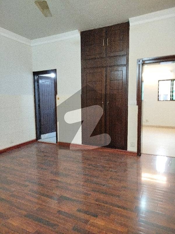 5 Bedrooms Beautiful House For Rent in F10 5 Bedrooms Beautiful House For Rent in F10