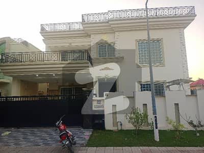 DHA Phase 2 Islamabad 1 Kanal Corner House For Rent With Basement | Separate Meters | Ideal Location (Near Central Park) DHA Phase 2 Islamabad 1 Kanal Corner House For Rent With Basement | Separate Meters | Ideal Location (Near Central Park)