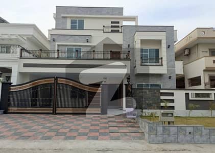 جی ۔ 13 اسلام آباد میں 6 کمروں کا 1 کنال مکان 15.5 کروڑ میں برائے فروخت۔