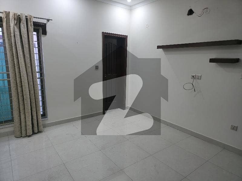 علامہ اقبال ٹاؤن لاہور میں 2 کمروں کا 10 مرلہ بالائی پورشن 67.0 ہزار میں کرایہ پر دستیاب ہے۔ علامہ اقبال ٹاؤن لاہور میں 2 کمروں کا 10 مرلہ بالائی پورشن 67.0 ہزار میں کرایہ پر دستیاب ہے۔