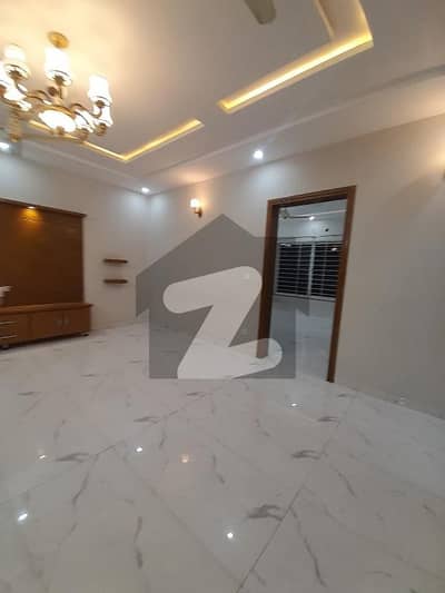 جی ۔ 13 اسلام آباد میں 6 کمروں کا 10 مرلہ مکان 2.7 لاکھ میں کرایہ پر دستیاب ہے۔