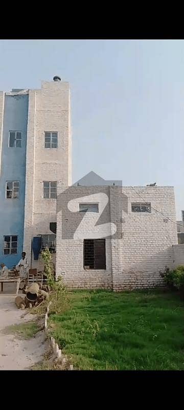 مظفر گڑھ روڈ ملتان میں 1 کنال فیکٹری 5.5 کروڑ میں برائے فروخت۔