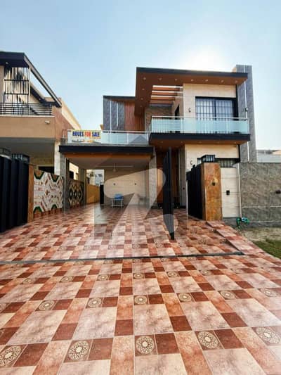 10 MARLA BRAND NEW HOUSE WITH MODERN ELEVATION AVAILABLE FOR SALE IN CLOSE TO NFC 10 MARLA BRAND NEW HOUSE WITH MODERN ELEVATION AVAILABLE FOR SALE IN CLOSE TO NFC