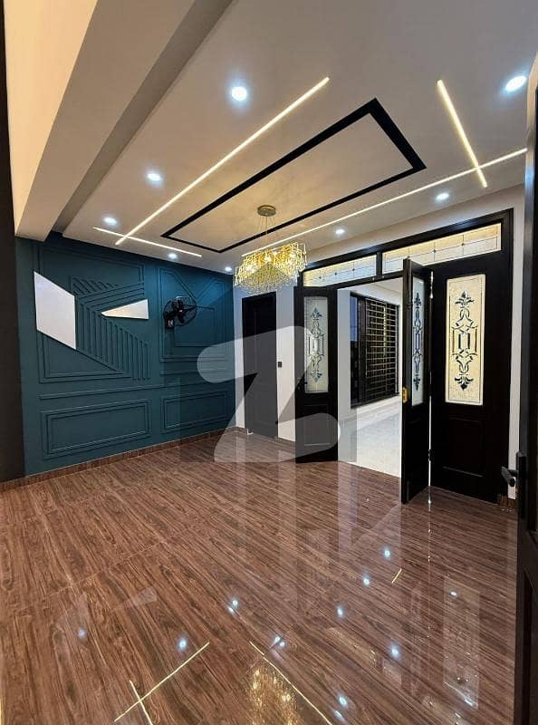 1 KANAL BRAND NEW BEAUTIFUL HOUSE. 1 KANAL BRAND NEW BEAUTIFUL HOUSE.