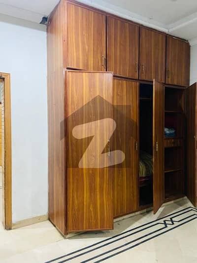 جی ۔ 13 اسلام آباد میں 3 کمروں کا 10 مرلہ بالائی پورشن 85.0 ہزار میں کرایہ پر دستیاب ہے۔