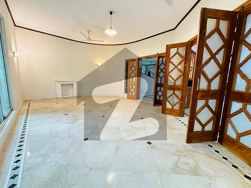 F-8 Spacious House Available For Rent. F-8 Spacious House Available For Rent.