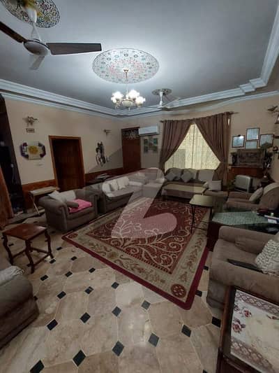 ایف ۔ 11/1 ایف ۔ 11,اسلام آباد میں 6 کمروں کا 1 کنال مکان 19.5 کروڑ میں برائے فروخت۔