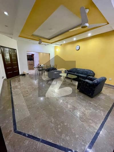 8 marla lower portion for rent umer block bahria town Lahore