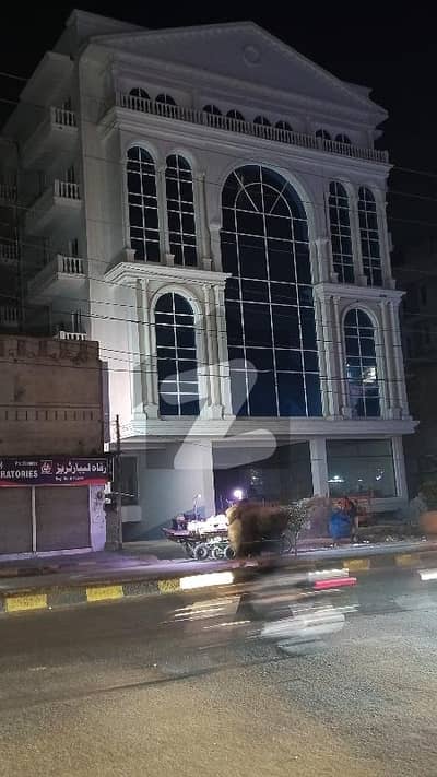 ڈی گراؤنڈ فیصل آباد میں 10 مرلہ عمارت 5.0 لاکھ میں کرایہ پر دستیاب ہے۔